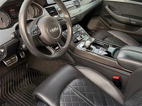 Used 2016 Audi S8 image 6
