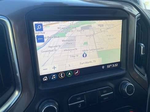 Used 2019 Chevrolet Silverado 1500 High Country w/ Technology Package image 12