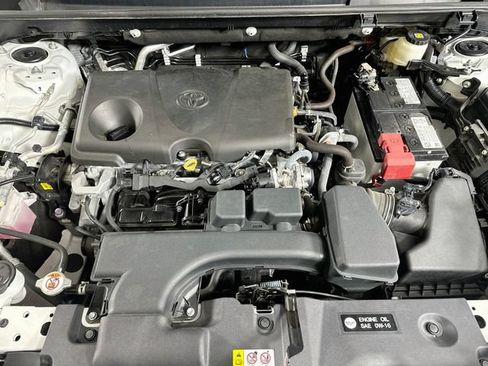 Used 2022 Toyota RAV4 XLE w/ Convenience Package FWD image 23