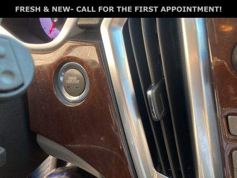 Used 2011 Cadillac SRX Luxury AWD/4WD image 22