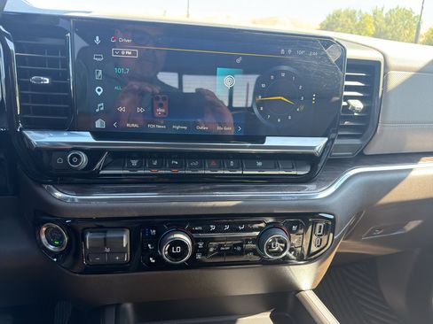 Used 2025 Chevrolet Silverado 3500 LTZ w/ LTZ Plus Package AWD/4WD image 10