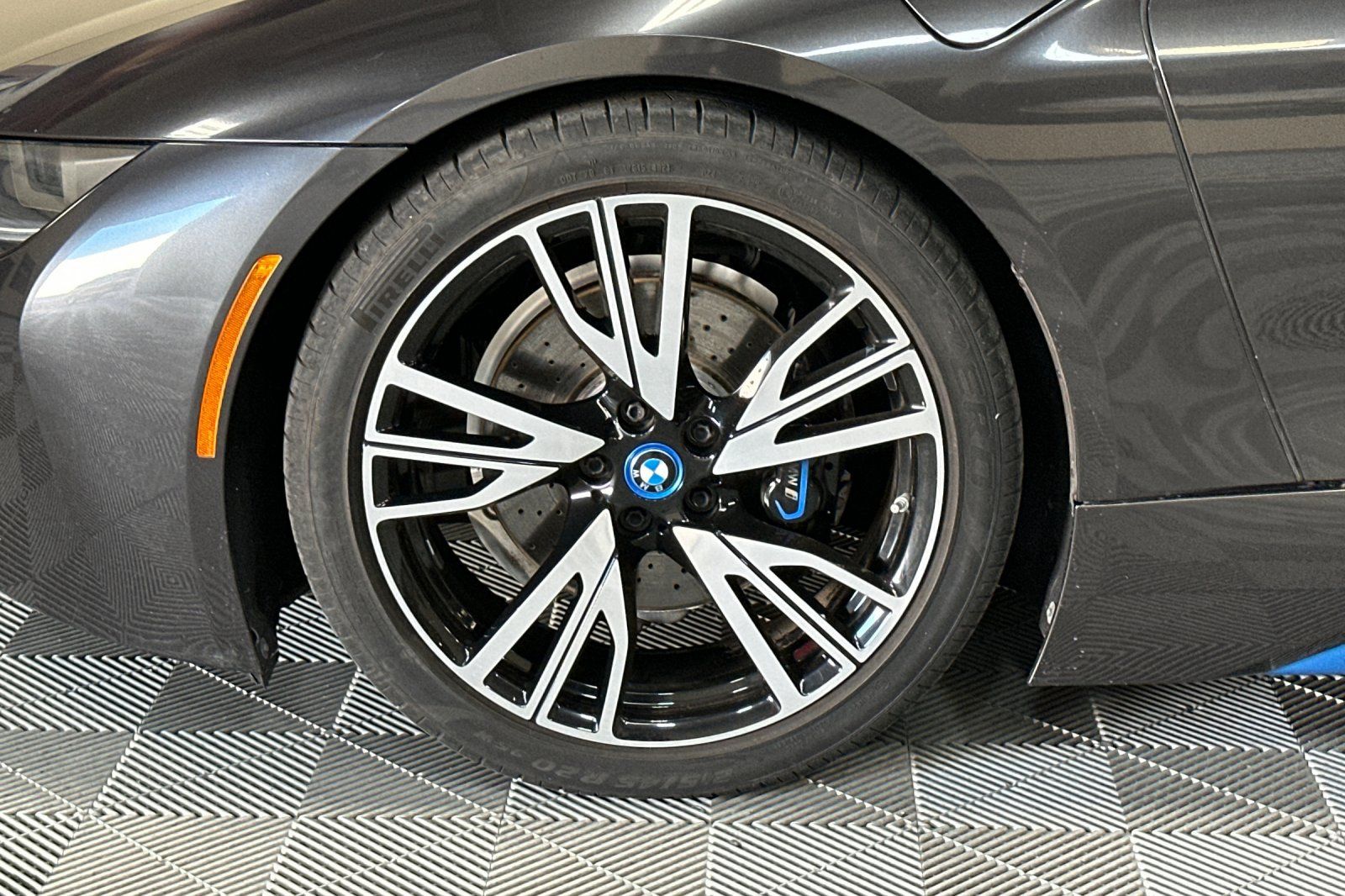 Used 2015 BMW i8 AWD/4WD image 41