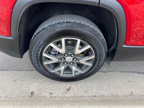 Used 2021 GMC Acadia SLE w/ Driver Convenience Package image 11