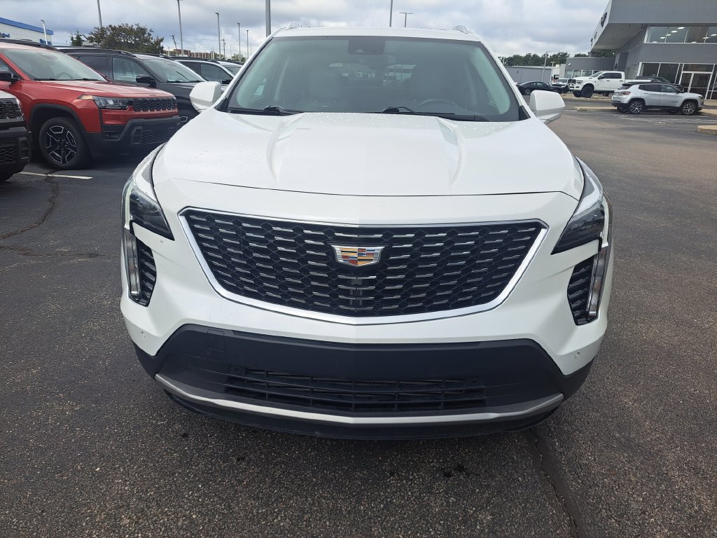 Used 2019 Cadillac XT4 Premium Luxury w/ Cold Weather Package FWD image 8