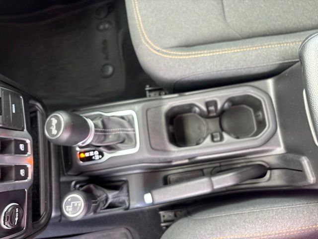 Used 2025 Jeep Wrangler Sport AWD/4WD image 30