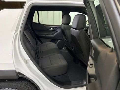 Used 2025 Chevrolet Equinox LT FWD image 18