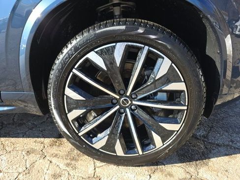 New 2026 Volvo XC90 T8 Ultra w/ Protection Package Premier image 9