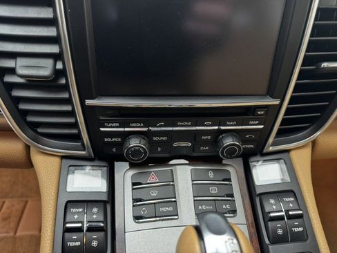 Used 2013 Porsche Panamera 4 w/ Bose Audio Pkg AWD/4WD image 24