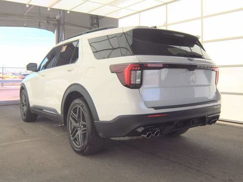Used 2025 Ford Explorer ST w/ Sun And Sound Package AWD/4WD image 4