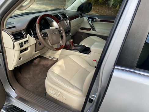 Used 2013 Lexus GX 460 Premium image 11