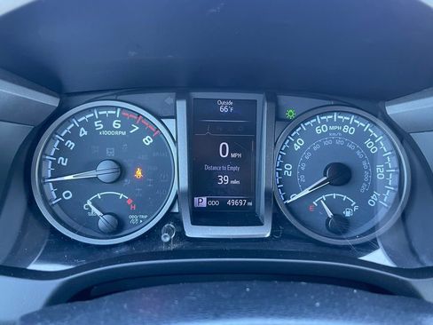 Used 2020 Toyota Tacoma TRD Sport AWD/4WD image 12