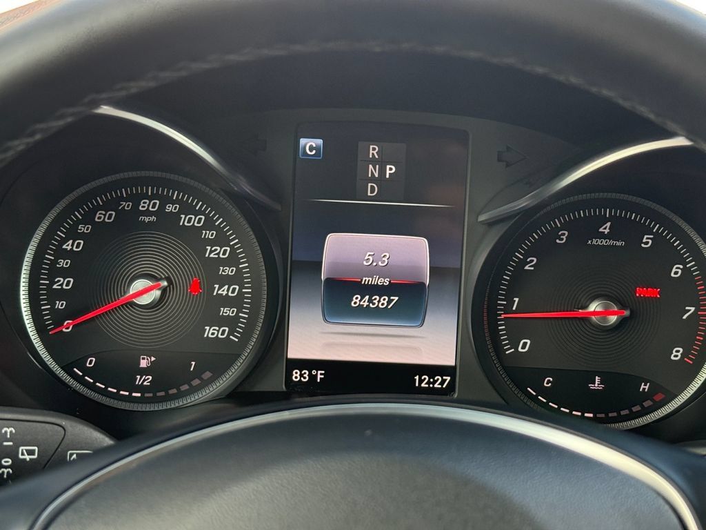 Used 2019 Mercedes-Benz GLC 300 4MATIC image 23