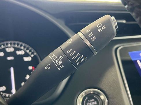 Used 2020 Cadillac XT4 Premium Luxury image 25