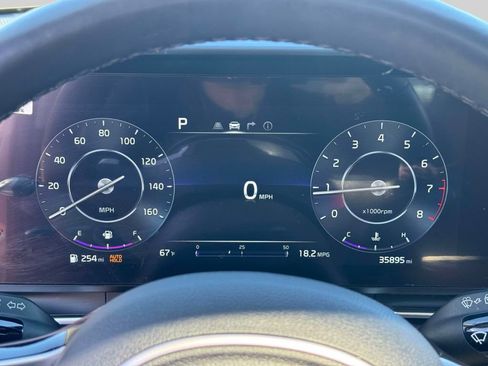 Used 2023 Kia Carnival SX Prestige FWD image 25