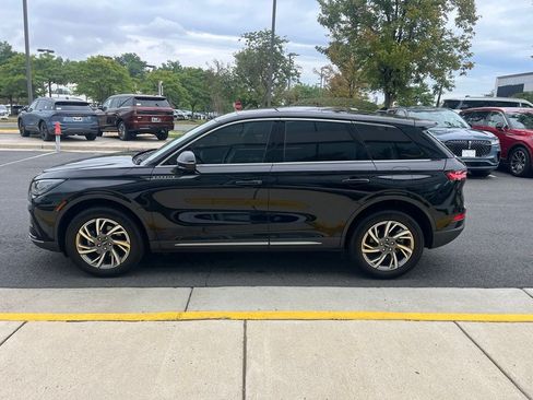 Used 2023 Lincoln Corsair AWD w/ Equipment Group 101A image 6