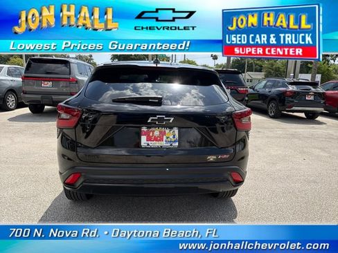 Used 2026 Chevrolet Trax RS FWD image 9