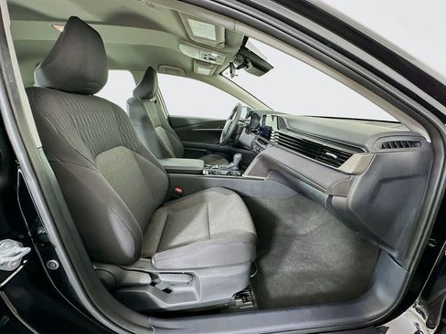 Certified 2025 Toyota Camry LE image 27