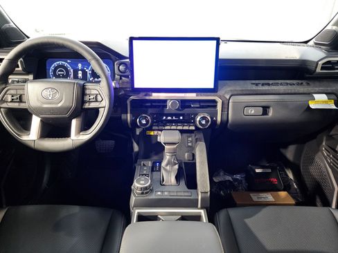 New 2026 Toyota Tacoma Limited AWD/4WD image 9