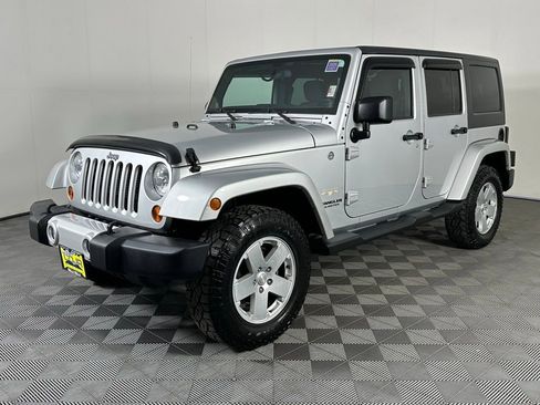 Used 2012 Jeep Wrangler Unlimited Sahara w/ Connectivity Group image 13