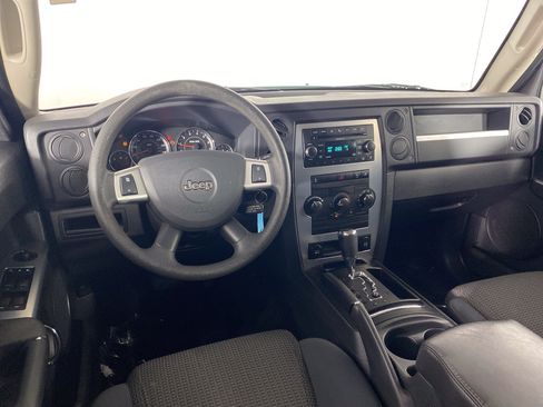 Used 2010 Jeep Commander Sport AWD/4WD image 15