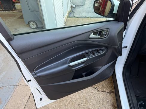 Used 2018 Ford Escape SE FWD image 27