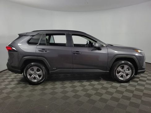 Used 2025 Toyota RAV4 XLE AWD/4WD image 9