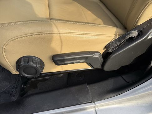 Used 2018 Jeep Wrangler Unlimited Sahara image 15