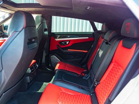 Used 2020 Lamborghini Urus image 39