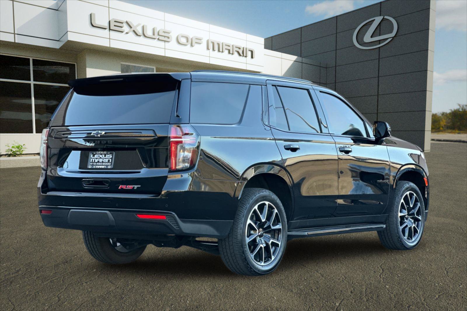 Used 2024 Chevrolet Tahoe RST w/ Luxury Package AWD/4WD image 8