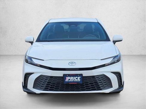 Used 2025 Toyota Camry SE FWD image 2