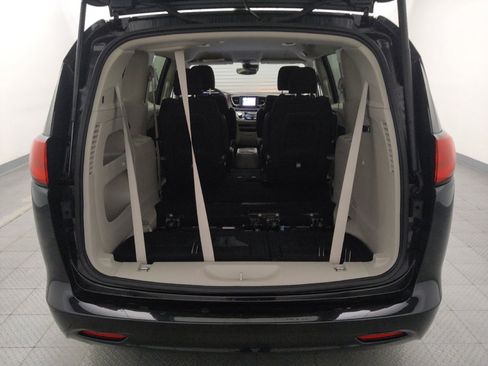 Used 2023 Chrysler Voyager LX FWD image 29