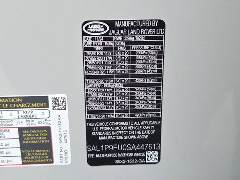 Used 2025 Land Rover Range Rover Sport SE image 30