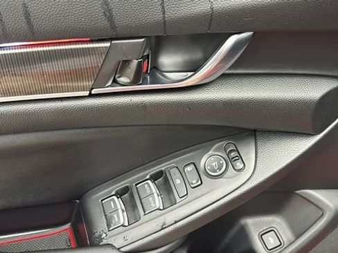 Used 2021 Honda Accord Sport image 11