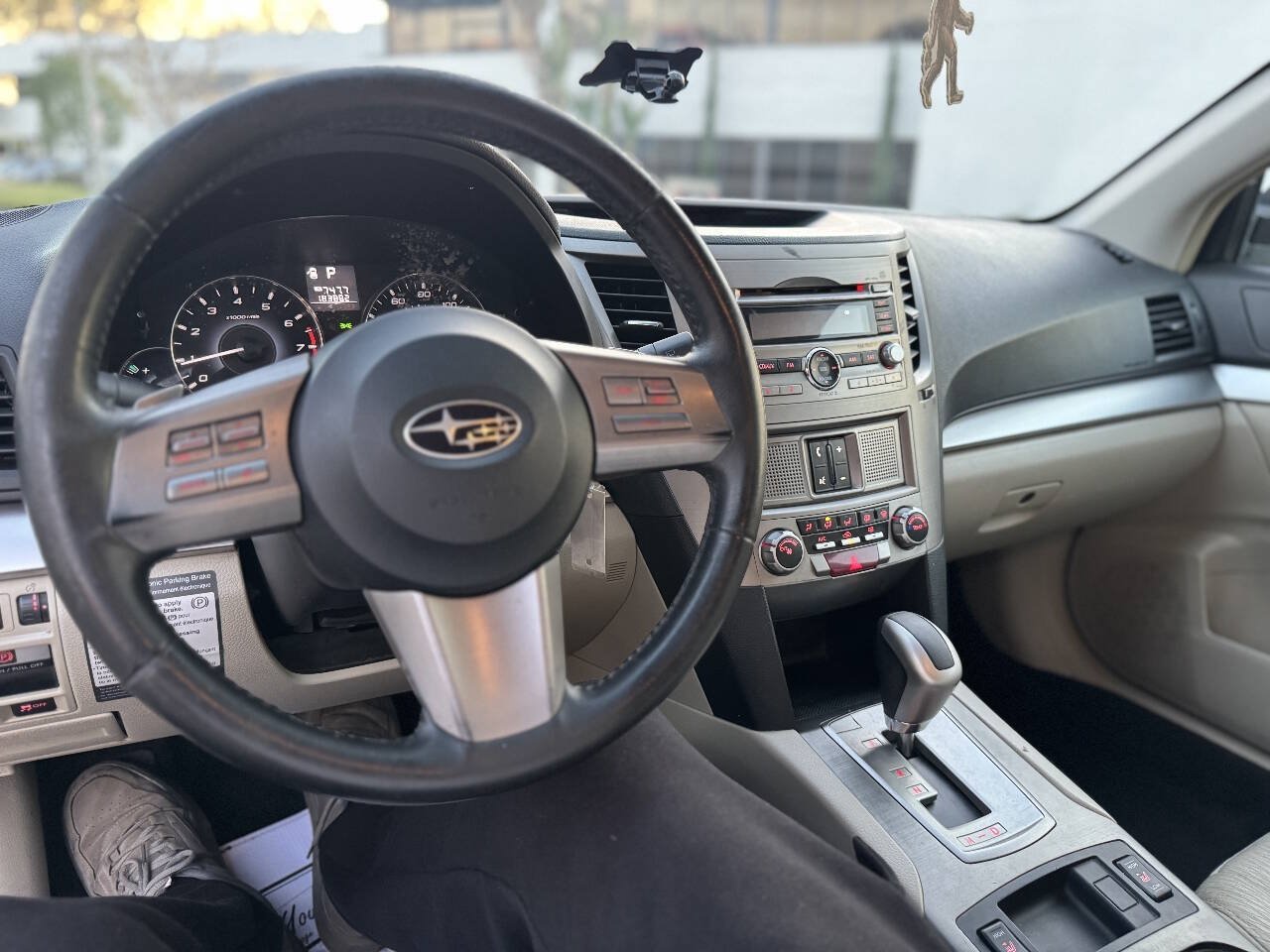 Used 2011 Subaru Outback 2.5i Premium w/ All-Weather Pkg AWD/4WD image 13