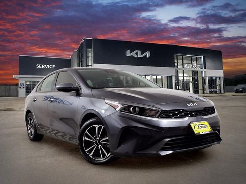 Certified 2024 Kia Forte LXS image 1