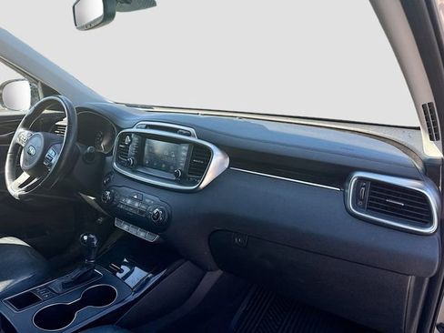 Used 2018 Kia Sorento EX image 26