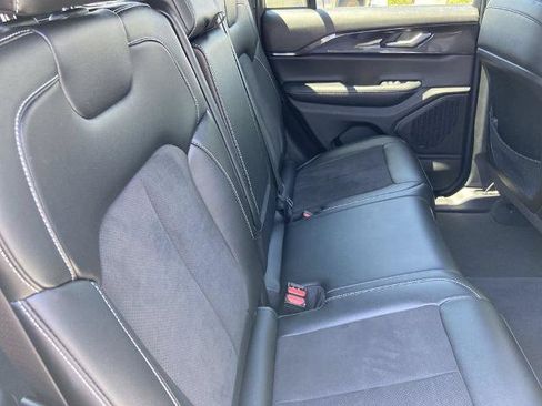Used 2023 Jeep Grand Cherokee Altitude AWD/4WD image 22