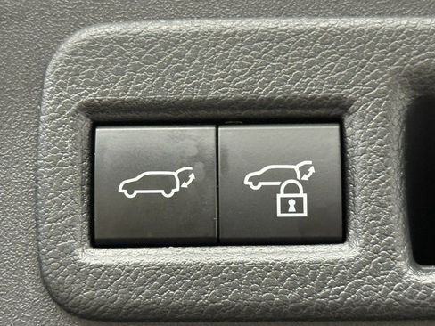 Used 2023 Toyota bZ4X Limited image 12