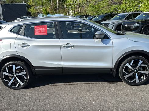 Certified 2021 Nissan Rogue Sport SL w/ Premium Package AWD/4WD image 28