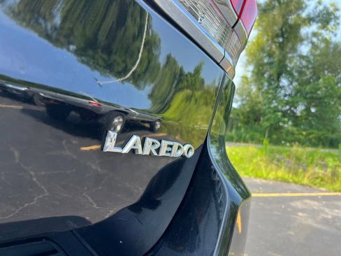 Used 2017 Jeep Grand Cherokee Laredo w/ Quick Order Package 23E image 32