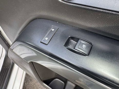 Used 2018 Chevrolet Silverado 1500 LT image 29