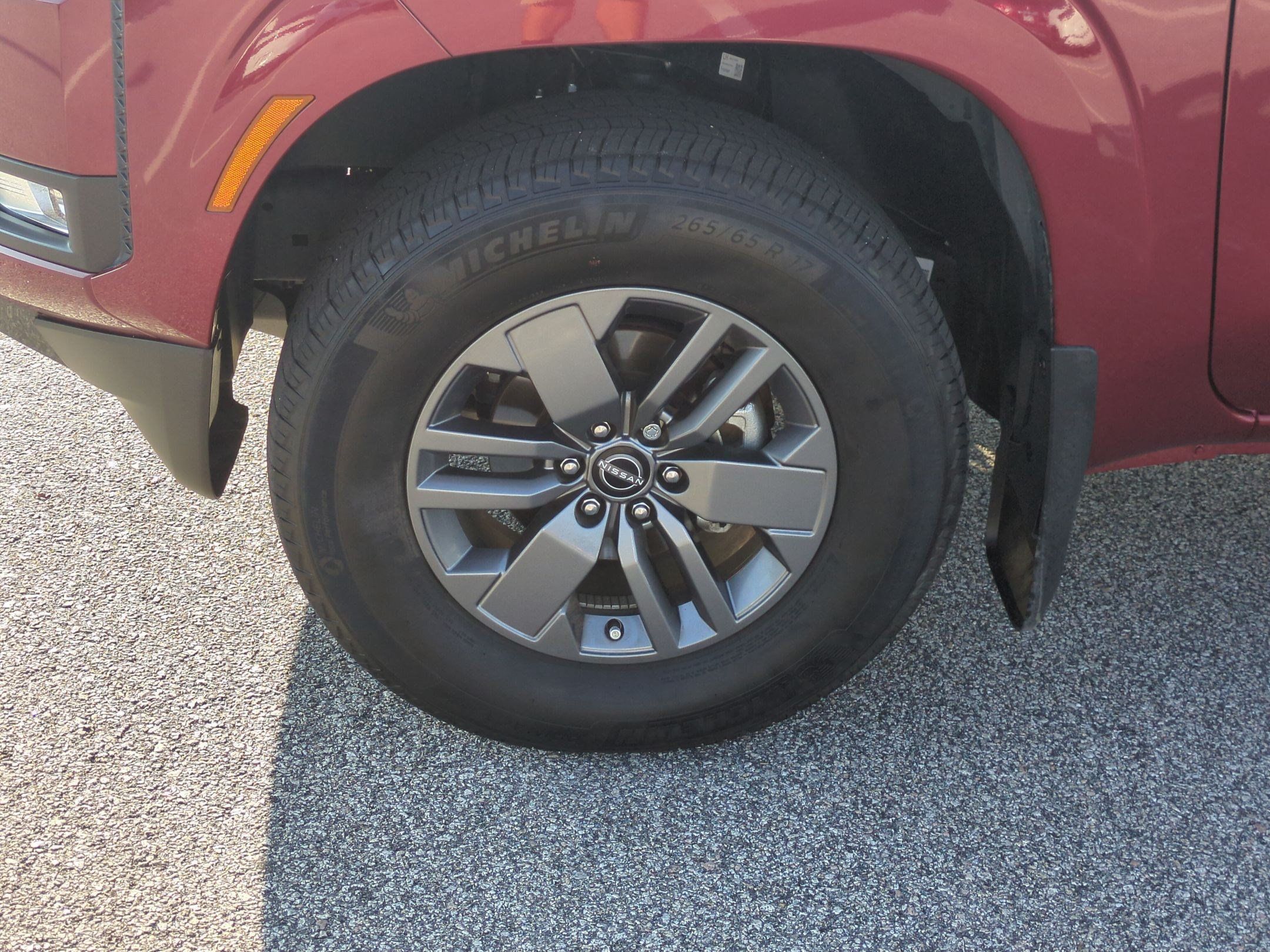 Certified 2025 Nissan Frontier SV w/ SV Convenience Package RWD image 11