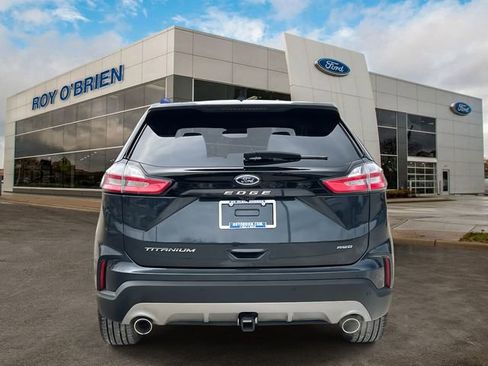 Certified 2022 Ford Edge Titanium w/ Class II Trailer Tow Package image 4