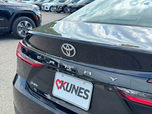 Used 2025 Toyota Camry LE FWD image 36