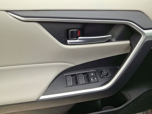 Used 2023 Toyota RAV4 XLE image 10