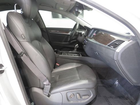 Used 2017 Genesis G80 3.8 RWD image 11