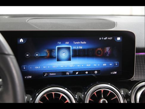 Used 2020 Mercedes-Benz GLB 250 4MATIC image 11
