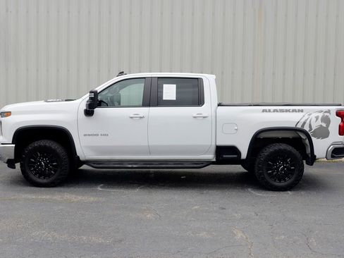 Used 2024 Chevrolet Silverado 2500 LT w/ Safety Package AWD/4WD image 5