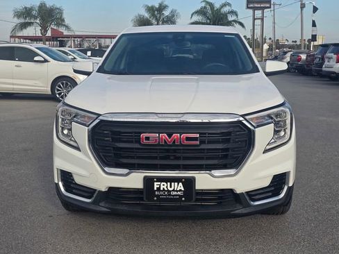 Used 2023 GMC Terrain SLE image 2