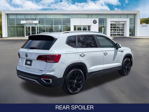 Used 2022 Volkswagen Taos SE AWD/4WD image 8